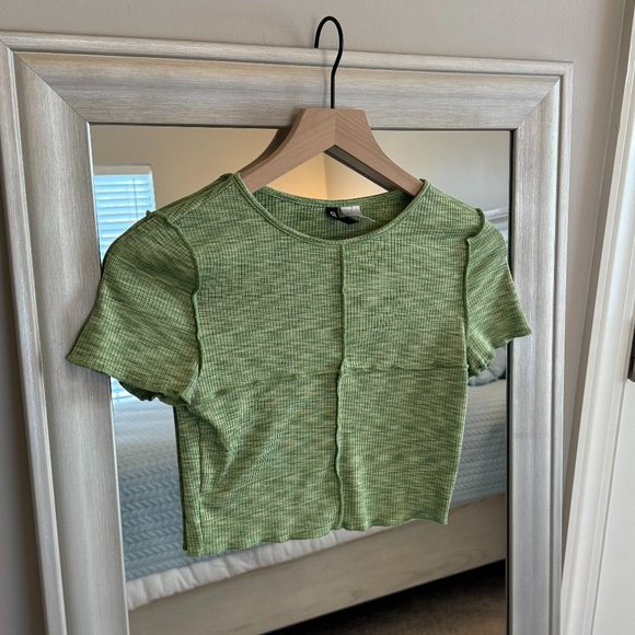 Divided H & M Women's Green Short Sleeve Ribbed Crop Top Tee Size S - Picture 1 of 6